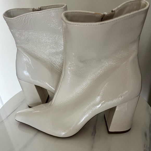 Steve Madden Shoes - Women’s Steve Madden Zoe White Patent Boots Size 9 Mod